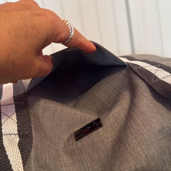 Yarwa Diaper Bag with Striped Handles - Excellent Condition - Picture 8 of 13